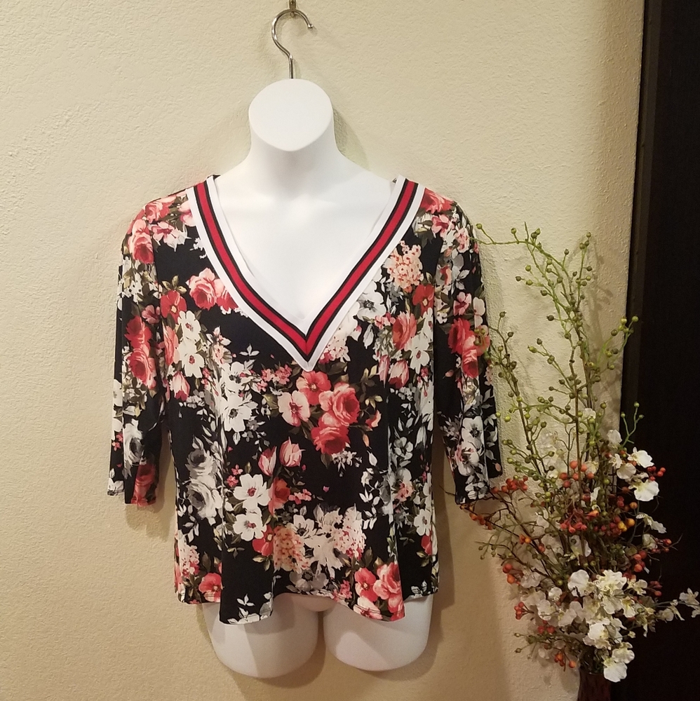 LA Gypsy Vneck Top Size 2X
